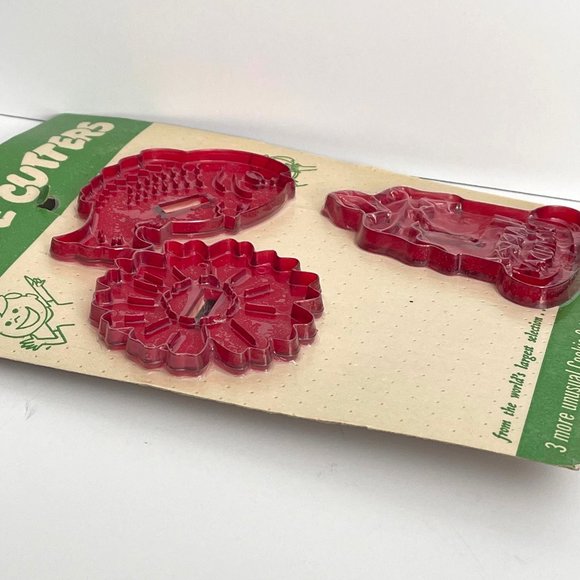 HRM Red Plastic Cookie Cutters Vintage New on Card Set of 3 Rare Birthday - Picture 5 of 6